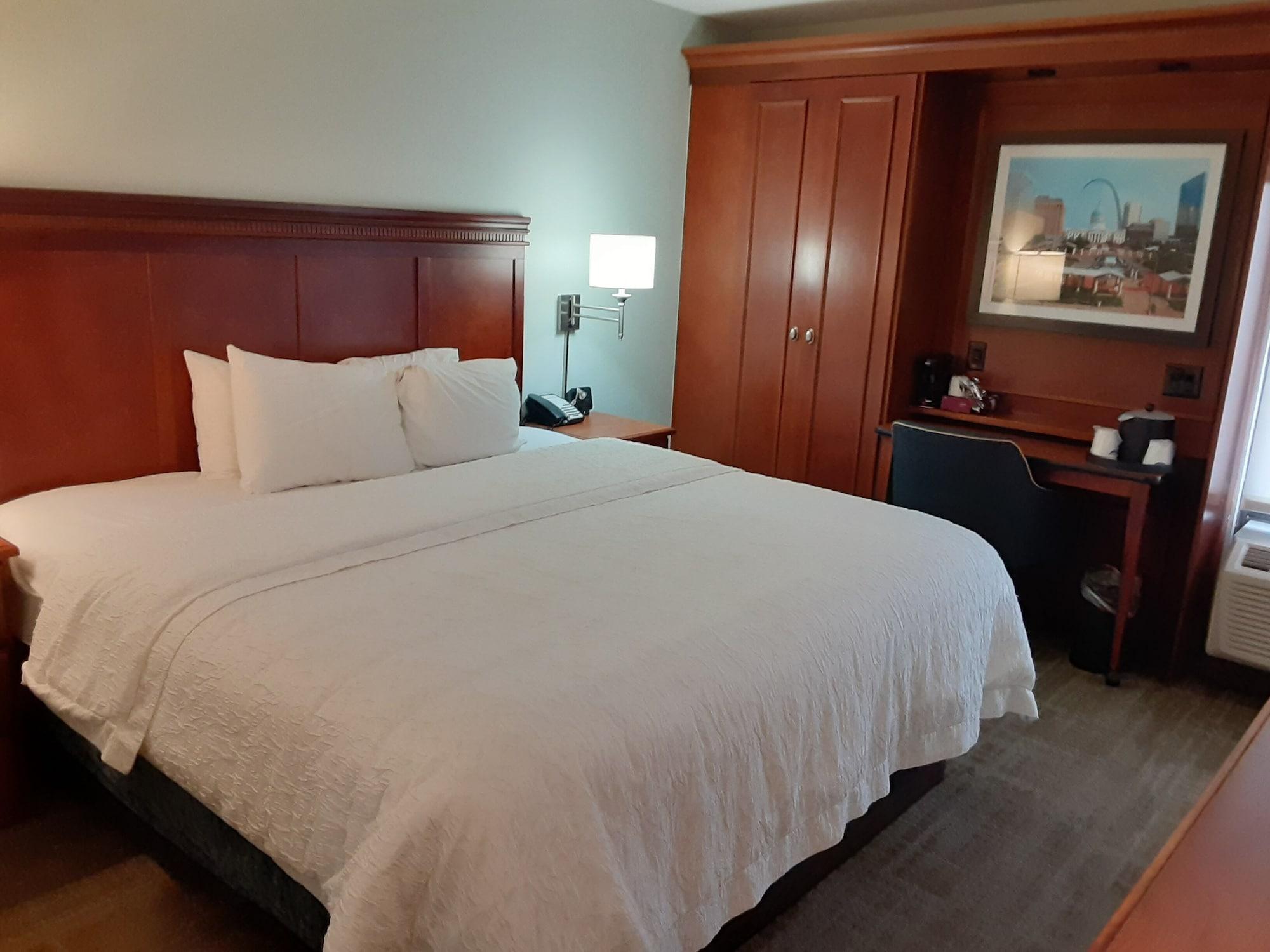 מרלינד הייטס Hampton Inn St. Louis - Westport מראה חיצוני תמונה
